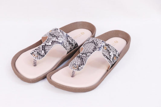 Women Flat sandals(Stardo)