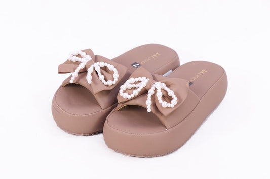 Women flat sandal